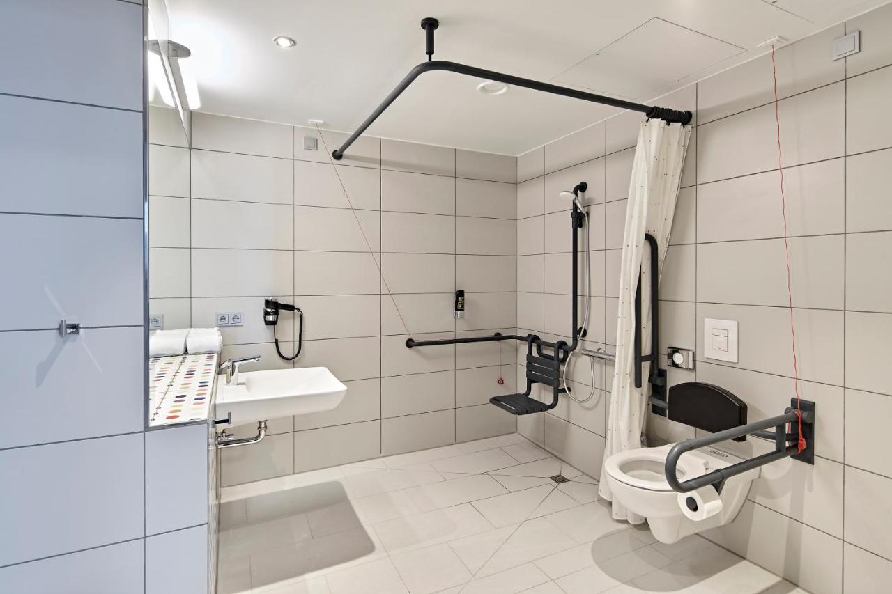 Meininger Hotel Koeln West Ngoại thất bức ảnh