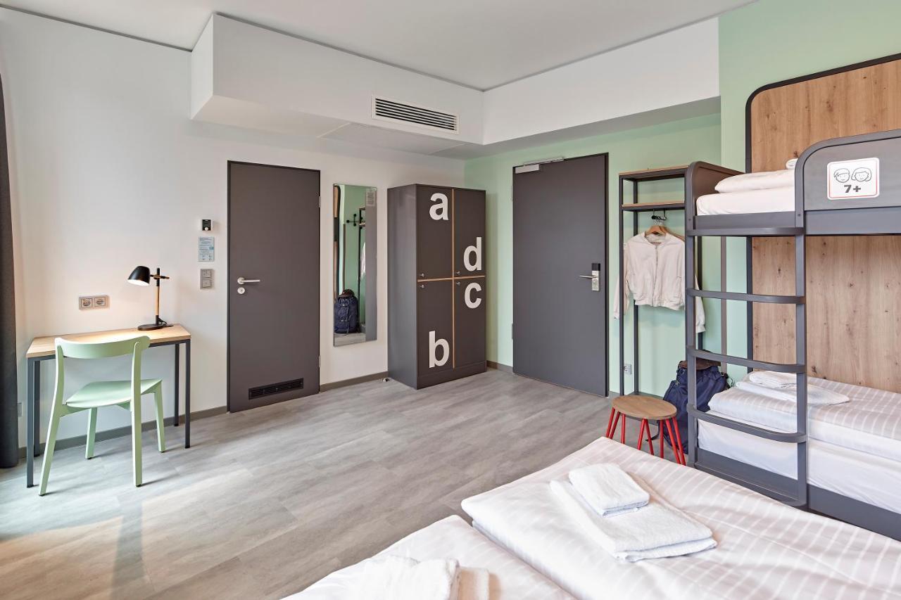 Meininger Hotel Koeln West Ngoại thất bức ảnh