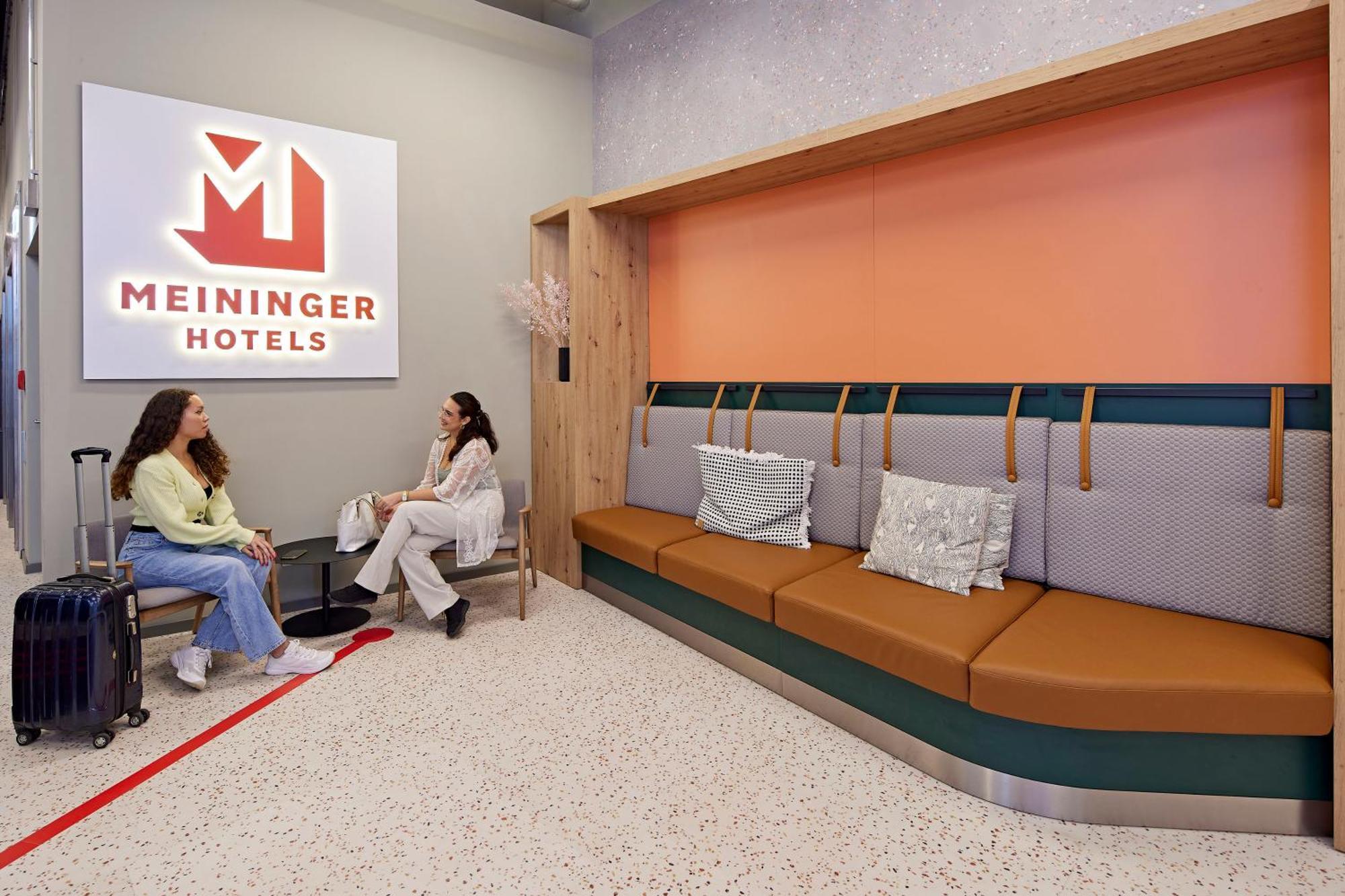 Meininger Hotel Koeln West Ngoại thất bức ảnh
