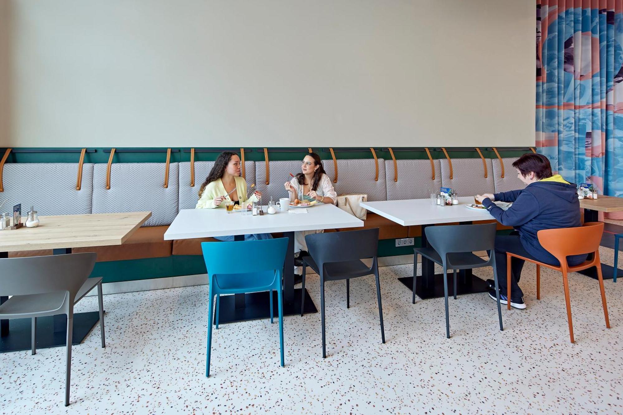 Meininger Hotel Koeln West Ngoại thất bức ảnh